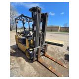 1995 Cat GC30 6000lb LP Forklift - For Repair
