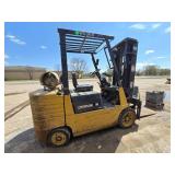 1995 Cat GC30 6000lb LP Forklift - For Repair