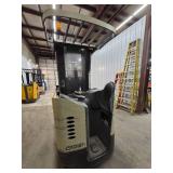 2001 Crown RR5210-40 Stand Up Reach Forklift with charger