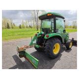 John Deere 3520