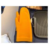 For Your Kitchen - Black and Decker 12 Cup Coffee Maker, Broiler, Cutting Boards and Silicone and Cloth Potholders