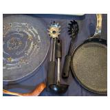 Unique Koa Wood Golf Club Wine Stand, The Rock 10' Non-Stick Crepe Pan, Baking Tray, Vintage Shooting Star Serving Dish