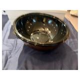 Decorative Hammered Gold Colored Metal Bowl (15.5' Diameter) Includes Two Black Liners