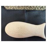 Chinese Tang Dynasty Pottery Horse and Han Dynasty Storyteller Musical Instrument Fish Design