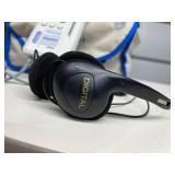 MSRP $1,400 Huntleigh D900 Doppler with headphones and case. This device lets you hear blood flow through arteries/veins. Great for checking circulation and pulse health at home or in clinics. Clear a