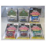 (G-1) 6 Assorted Die-Cast Ford Bron...