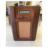 Coronado Vintage Upright Radio/Record Player