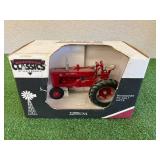 IH McCormick Farmall Tractor 1/16 Scale