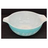 Vintage Pyrex Amish Nesting Mixing Bowls / Vintage Pyrex Butterprint Four Piece Nesting Mixing Bowl Set