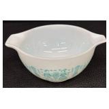 Vintage Pyrex Amish Nesting Mixing Bowls / Vintage Pyrex Butterprint Four Piece Nesting Mixing Bowl Set