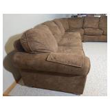 Flexsteel Large Brown Sectional Sofa with Plush Cushions