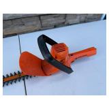 Black & Decker 16-In Hedge Trimmer No. 8124 - 120V, 2.4A, Type 7, Double Insulated