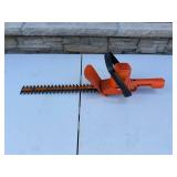 Black & Decker 16-In Hedge Trimmer No. 8124 - 120V, 2.4A, Type 7, Double Insulated