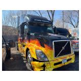 2016 VOLVO Semi Truck