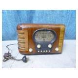 Vintage 1939 Zenith Wood Table Radio