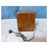 Vintage 1939 Zenith Wood Table Radio