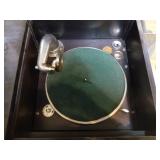 Antique/Vintage Mastercraft Victrola Phonograph in Cabinet