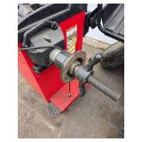 Digital Snap-on EEWB304D Motorized Wheel Balancer with Variable Size Wheel Adapters