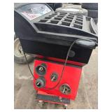 Digital Snap-on EEWB304D Motorized Wheel Balancer with Variable Size Wheel Adapters