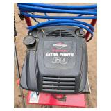 2100PSI Briggs and Stratton Pressure Washer, Works Good but Could Use a New Hose