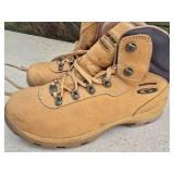 Hi Tec like new Work Boots Size 11