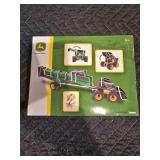 Ertl Red Tractor- Grain Set
