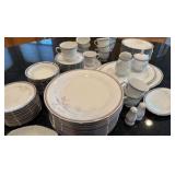 Noritake Malverne 12-piece pattern