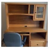 All functioning oak computer desk and chair with lots of storage
