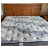 King size Oak headboard board from Thomasville with Serta comfort hybrid blue fusion firm mattress and boxspring