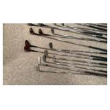 set of Tommie armor swing right and golf pride victory golf clubs