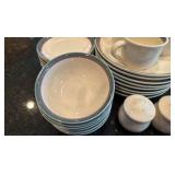 Pfaltzgraff dishware set