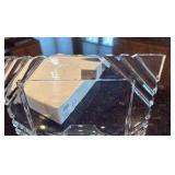 Mikasa showcase crystal frame that holds a 5 x 7” picture
