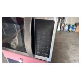 Sharp 900 W microwave