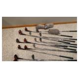 set of Tommie armor swing right and golf pride victory golf clubs