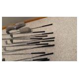 set of Tommie armor swing right and golf pride victory golf clubs