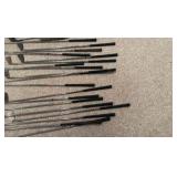 set of Tommie armor swing right and golf pride victory golf clubs