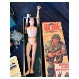 vintage GI Joe Figurines with Footlocker, Clothing