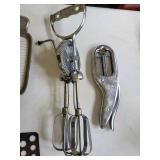 OLMAX Vintage Meat Grinder and kitchen tools