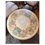 Round Florentine Style Painted Coffee Table 35in Gilt Pedestal Base