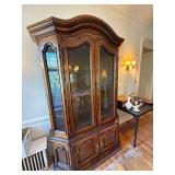 Traditional Oak China Cabinet Lighted Curio Hutch 58in Wide Good