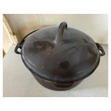 Antique Unmarked Cast Iron Dutch Oven w Lid Bail Handle No. 8 D