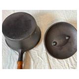 Cast Iron Cookware Set - 2 Pots with Lids & Grill Pan (Lot of 3)