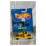 Hot Wheels Die-Cast Cars Mixed Lot - Pearl Driver, Haulers, Flamethrower & Racing Metals