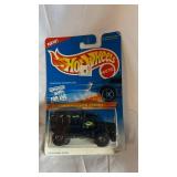 Hot Wheels Die-Cast Cars Mixed Lot - Pearl Driver, Haulers, Flamethrower & Racing Metals