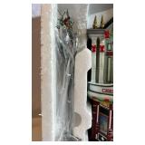 Department 56 Christmas Treasures Battery Operated Decorating Set - Display Anywhere (Set of 4)