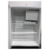 Sanyo SR-257H Compact Refrigerator - 120V, 0.9A, 134A Refrigerant