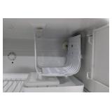 Sanyo SR-257H Compact Refrigerator - 120V, 0.9A, 134A Refrigerant