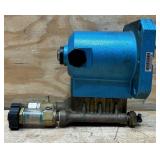 CAT Pressure Washer Pump Assembly, 3300 PSI, 2.5 GPM, Direct Drive, Gas, Model# 4DNX25GSI #A157123 Msrp $449.99