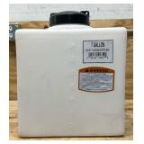 *Norwesco, 7 Gallon Flat Bottom Utility Tank, Max. Capacity 7 Gal, Max. PSI 0 Material Polyethylene, Model# 44852-DS #6118721 Msrp $122.99