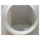 *Norwesco, 7 Gallon Flat Bottom Utility Tank, Max. Capacity 7 Gal, Max. PSI 0 Material Polyethylene, Model# 44852-DS #6118721 Msrp $122.99